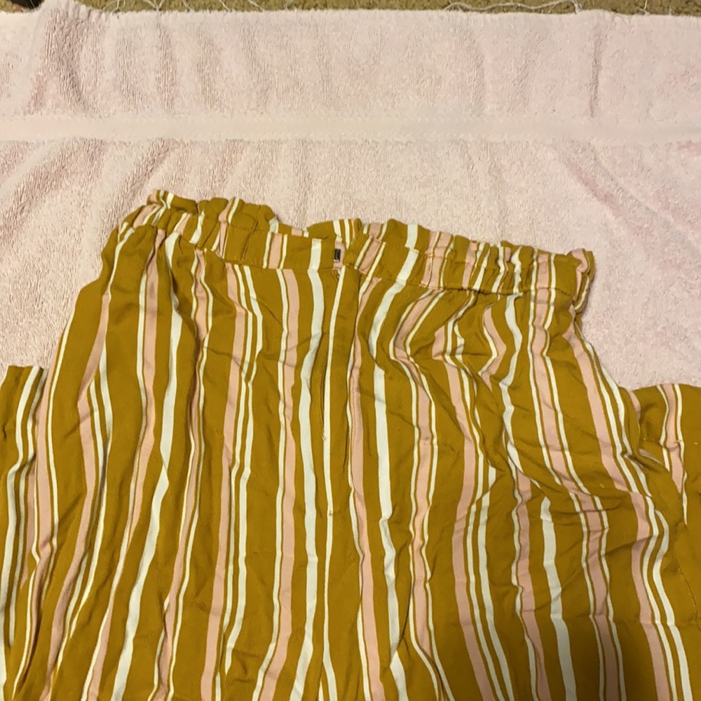 Patterned Pants - Picture 3 of 4